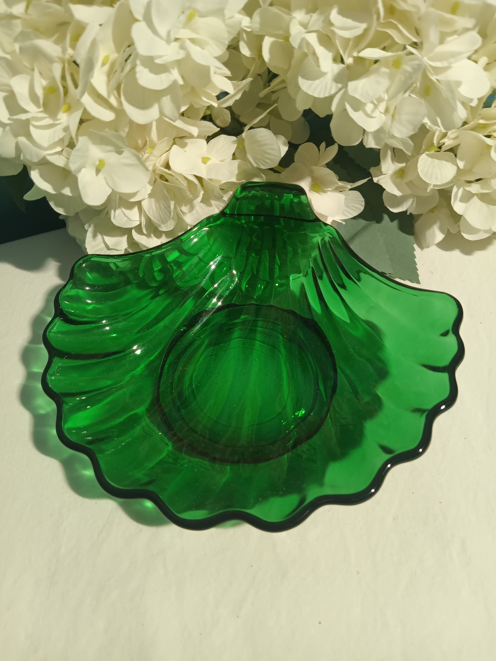 Vintage Anchor Hocking Emerald Green Decorative Glass Shell Bowl